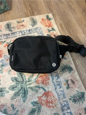 lululemon athletica Black Men's Waist Pack - Compact Belt Bag